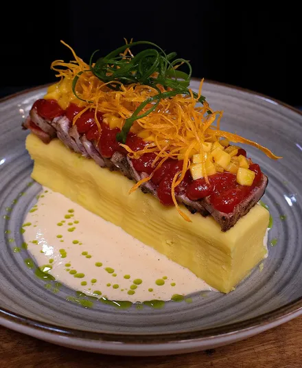 Causa Thai de atun